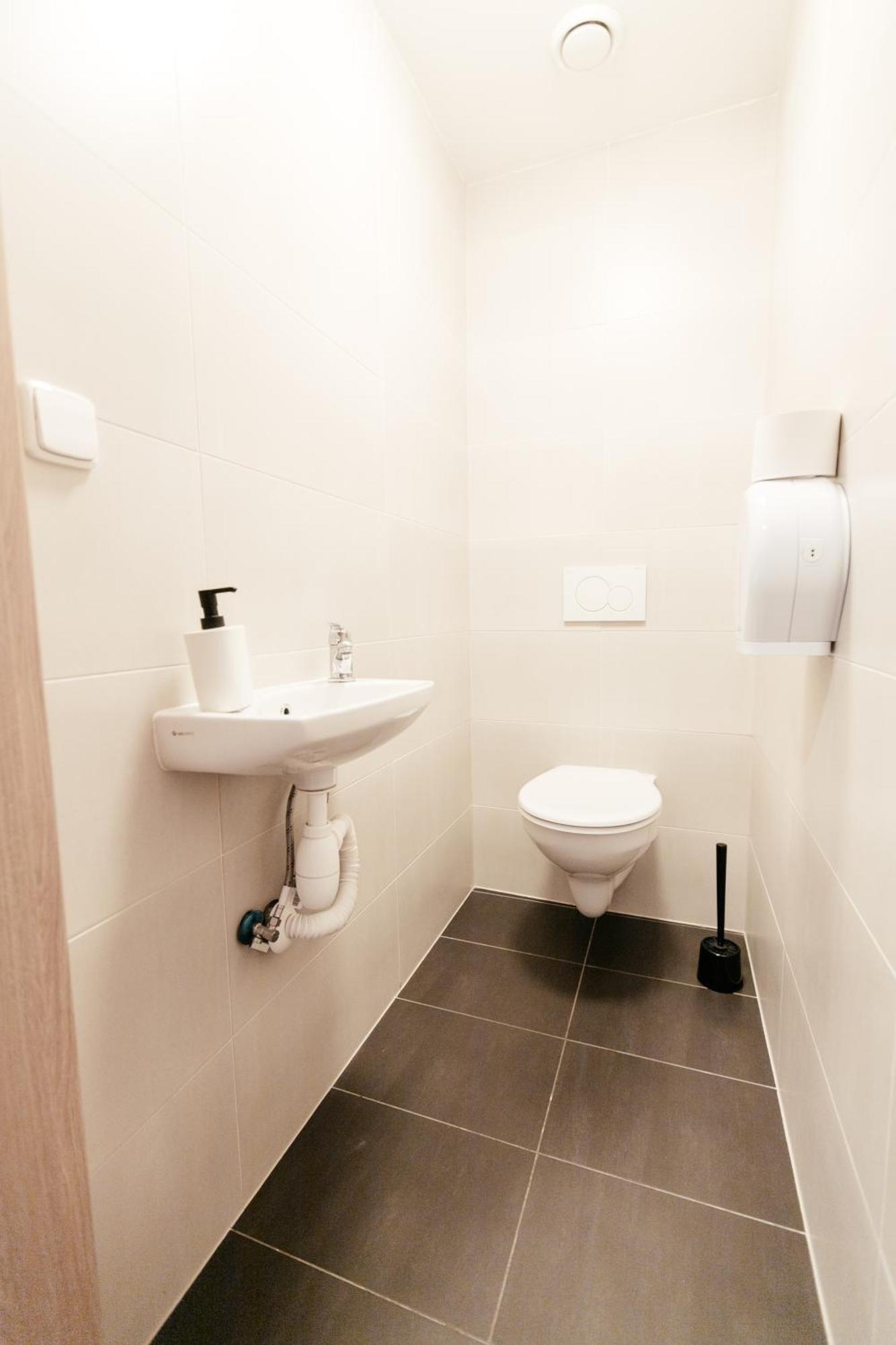 Single Bed in 18-Bed Mixed Dormitory Room,1581224581:JPEG